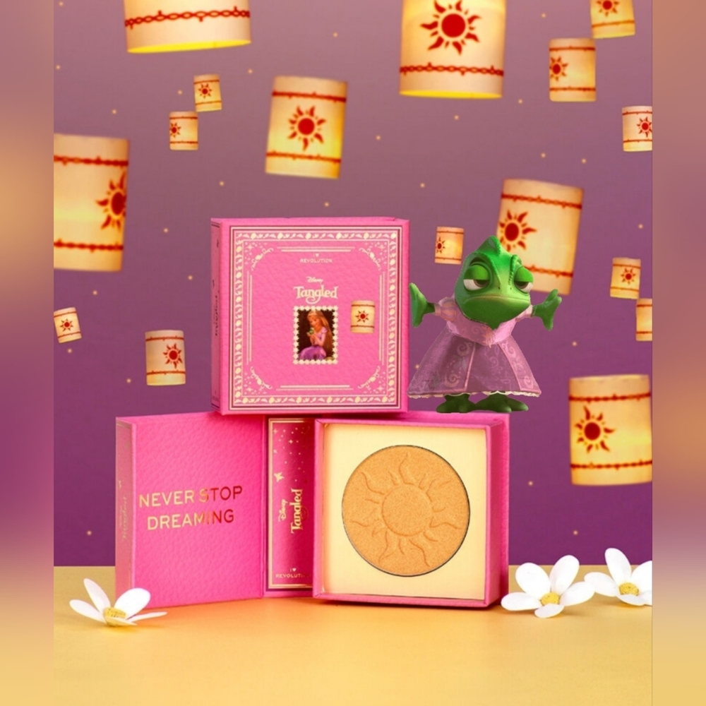 Revolution x Tangled glow powder highlighter